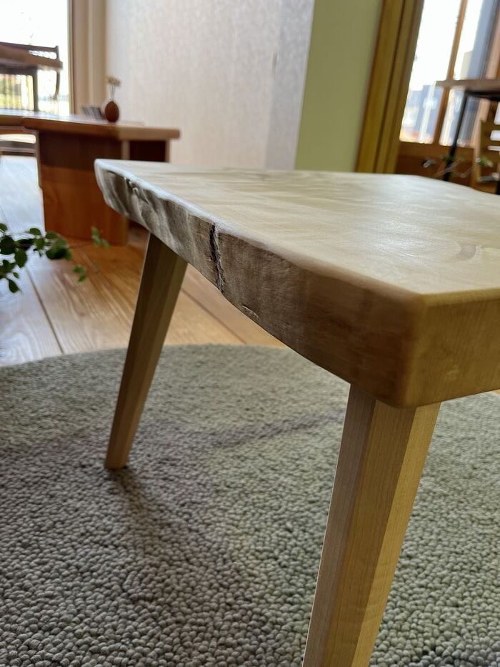 栃一枚板サイドテーブル | 無垢一枚板「栃」テーブル【上杉木材店 