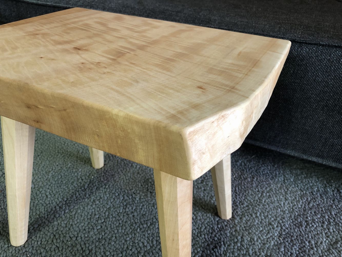 栃一枚板サイドテーブル | 無垢一枚板「栃」テーブル【上杉木材店 
